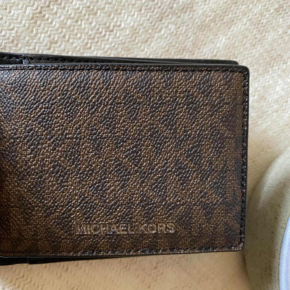 ✨🆕✨Brand New Michael Kors Billfold 3 in 1 Wallet - Picture 8 of 11